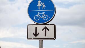 Verkehrsschild gemeinsamer Fahr- und Fussweg