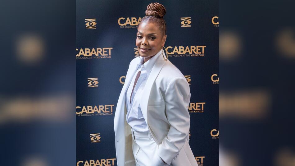 Für das "Cabaret"-Jubiläum in London wählte Janet Jackson eine weiße Kombination.