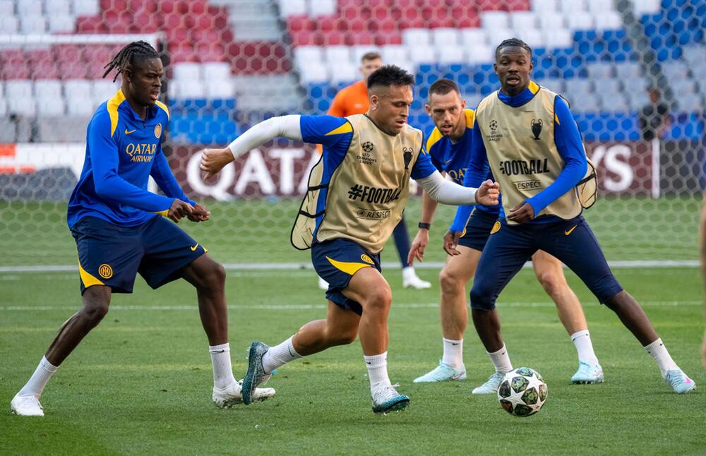 Vor Champions League Finale Paris - Mailand