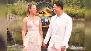 Scarlett Johansson und Colin Jost in aufeinander abgestimmten Outfits bei der Premiere von ...