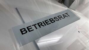 Ein Hinweisschild hängt am Eingang zum Betriebsrat
