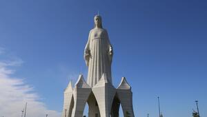 Gigantische Marienstatue in Polens Provinz
