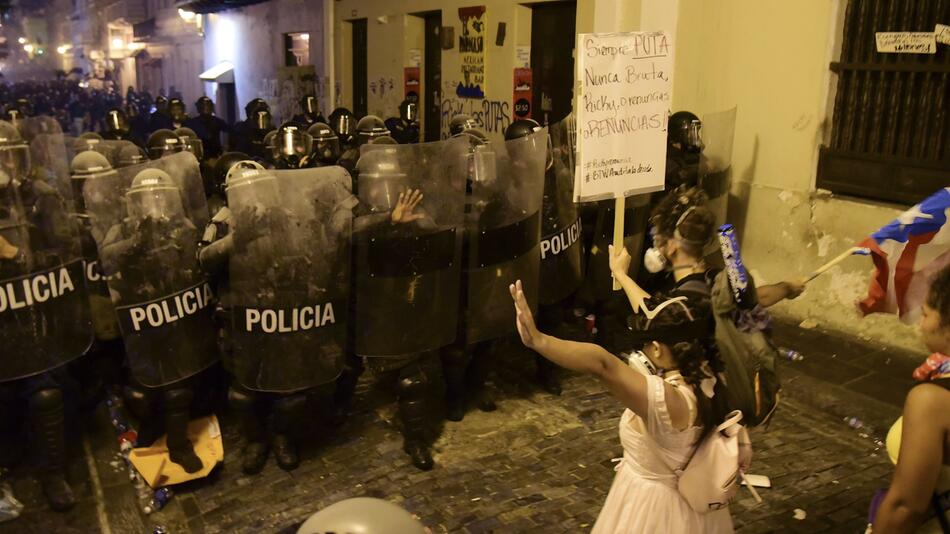 Großdemo gegen Regierung in Puerto Rico