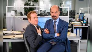 Bernd Stromberg (Christoph Maria Herbst, r.) geht auch 20 Jahre nach dem Serienauftakt noch ...