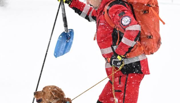 Nach einem Lawinenabgang in Tirol war eine Suchaktion im Gange