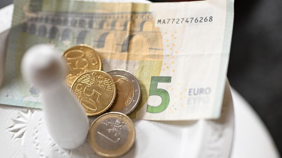 Pauschale beträgt bei Zahlkellnern 65 Euro