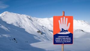 Abseits der Piste ist die Lawinengefahr besonders groß.