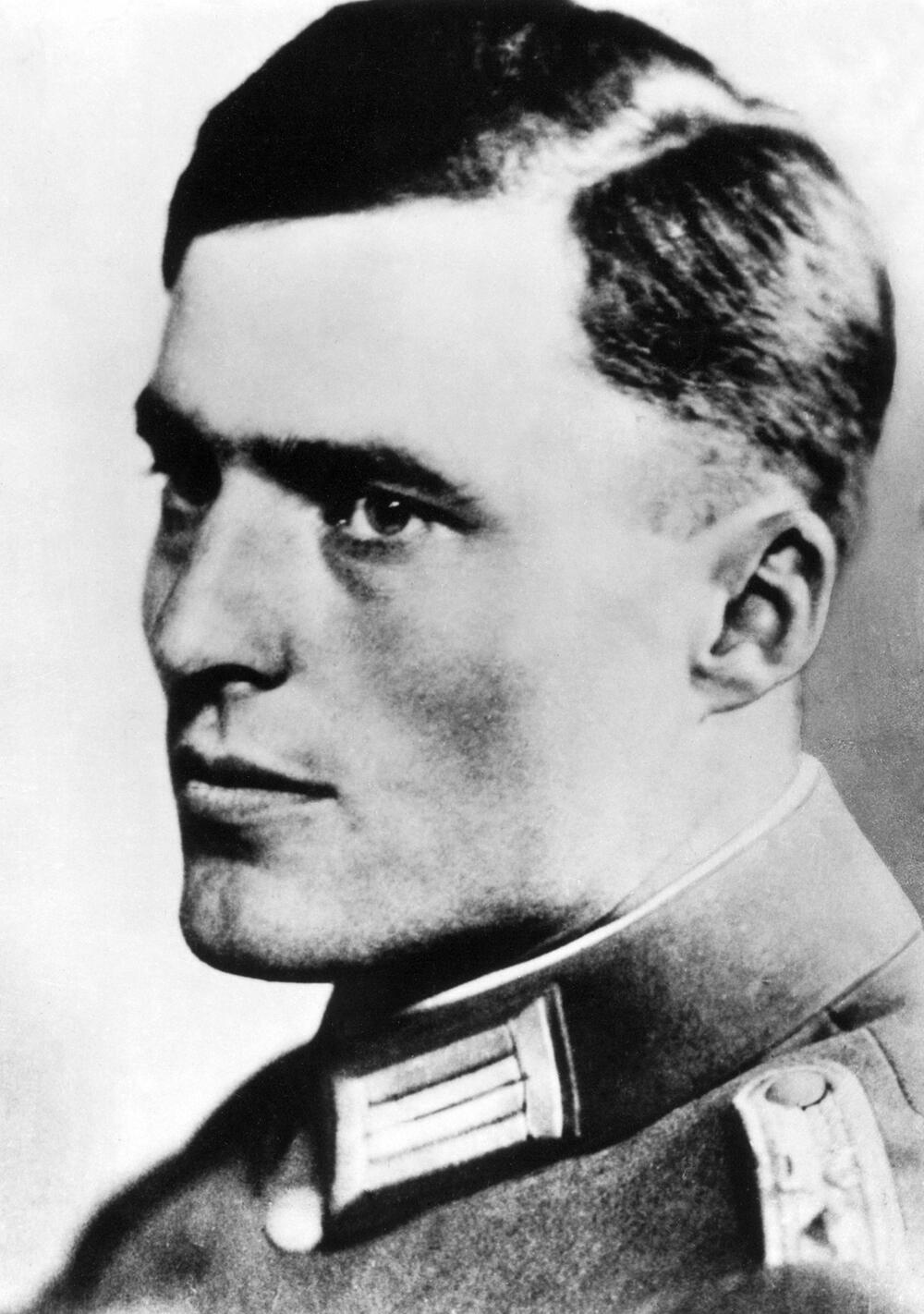 Claus Schenk Graf von Stauffenberg,