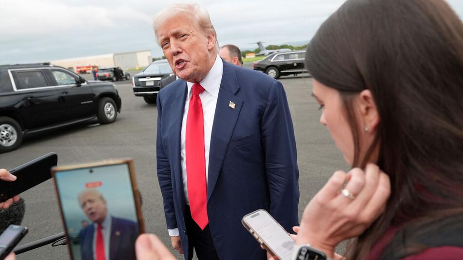 US-Präsident Trump besucht Schottland