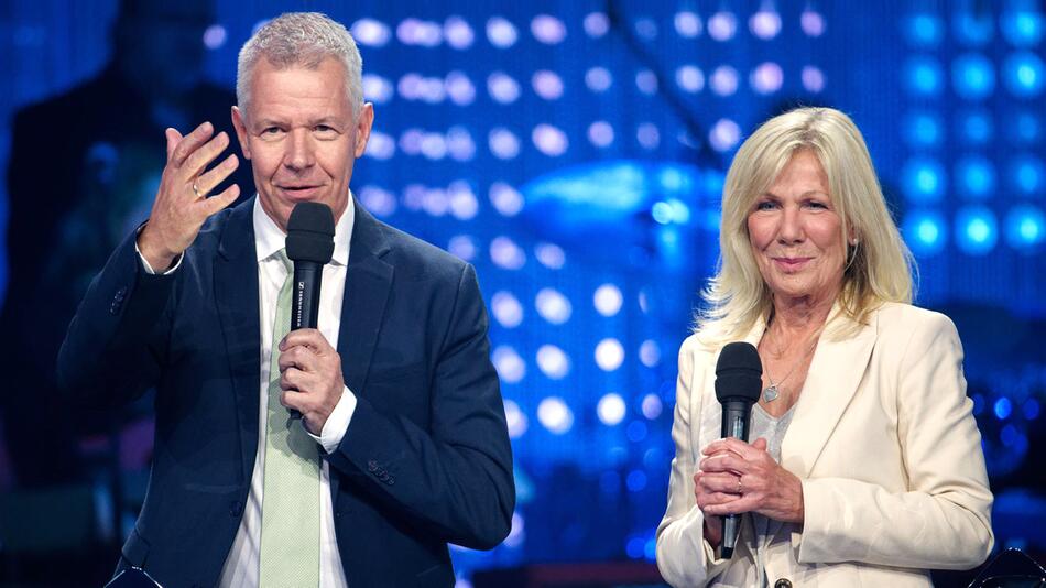 Peter Kloeppel und Ulrike von der Groeben