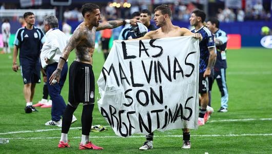 Plakat: "Die Falklandinseln sind argentinisch"