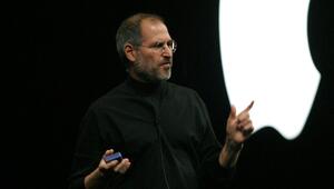 Steve Jobs, der Mann mit dem schwarzen Rollkragenpullover, ist vor 15 Jahren verstorben.