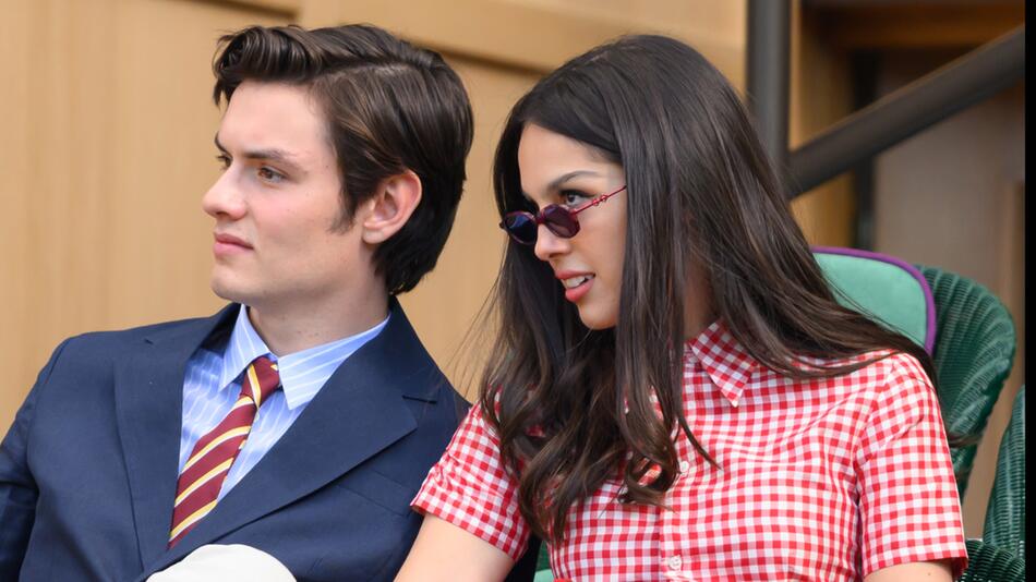Olivia Rodrigo, Louis Partridge