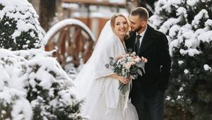 Brautpaar im Winter