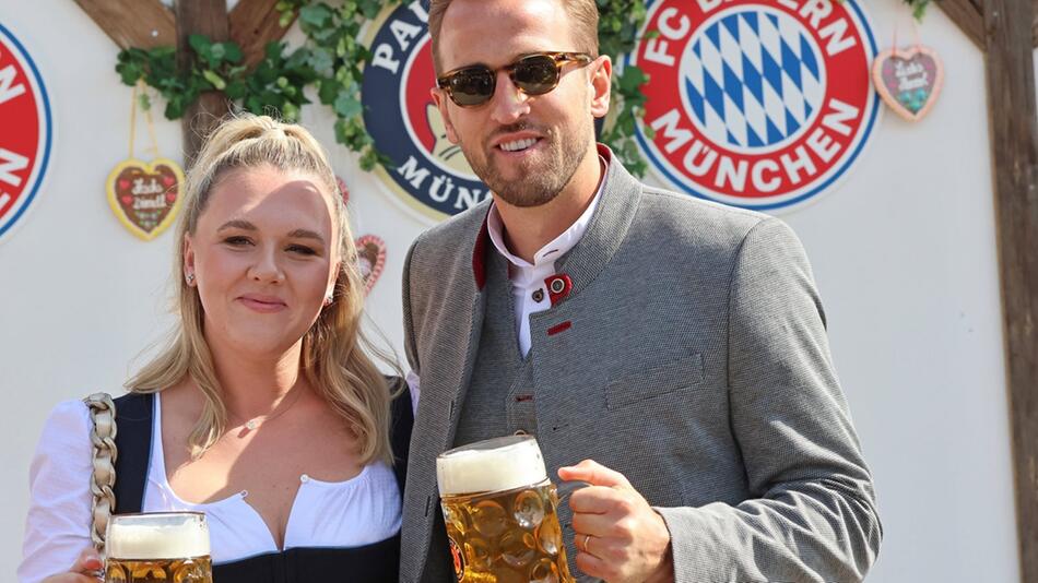 Harry Kane und Katie Goodland auf dem Münchner Oktoberfest 2024.