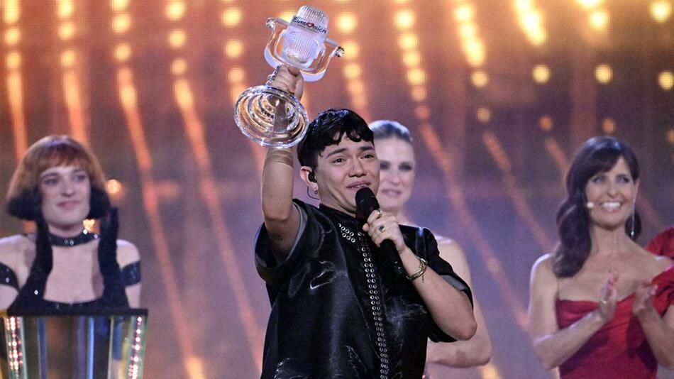 Der österreichische Countertenor JJ alias Johannes Pietsch gewann den Eurovision Song Contest ...