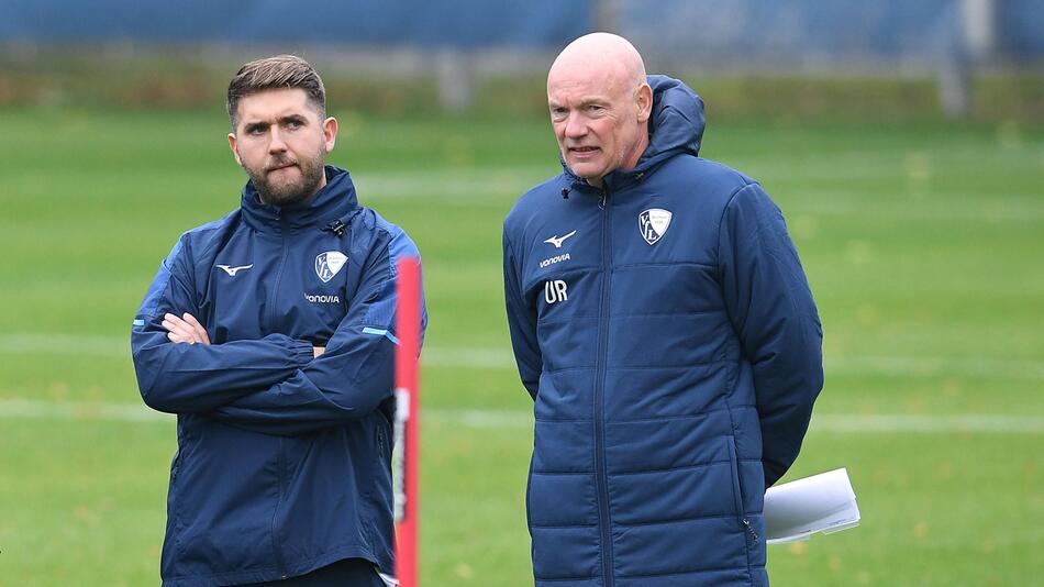 Bochum-Cheftrainer Uwe Rösler (r.) und sein Assistent Alessando Riedle