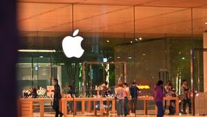 Möglicherweise stehen ab Herbst in Apple-Stores faltbare iPhones.