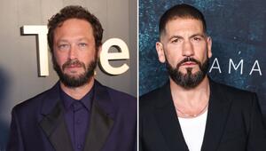 Die Sonderfolge von "The Bear" dreht sich um Ebon Moss-Bachrach (l.) und Jon Bernthal als Richie ...