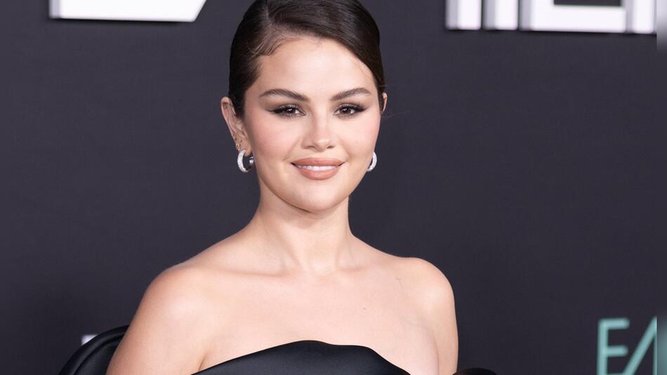 Selena Gomez spricht über Schönheit und psychische Gesundheit.