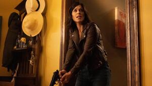 Neve Campbell kehrt in "Scream 7" als Sidney Prescott zurück.