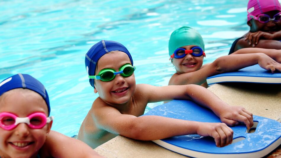 Schwimmen lernen: Dieses Alter ist für Kinder das richtige