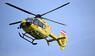 Ein Rettungshubschrauber barg die verletzt Frau