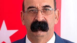 Schnäuzer wie ein Vorhang: Türkischer Politiker geht mit Schnurrbart viral