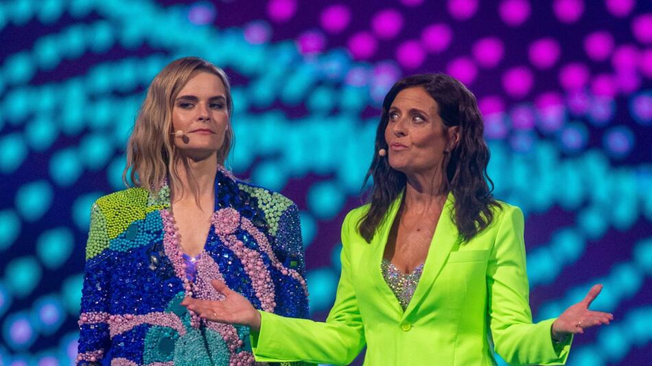 Komikerin Hazel Brugger (l.) und die ehemalige ESC-Kandidatin Sandra Studer führten durch den Abend.