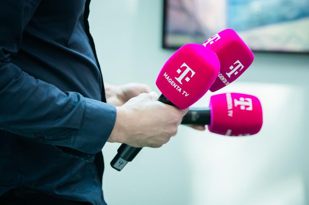 Pressekonferenz Telekom Rechtevergabe Fußball-WM 2026