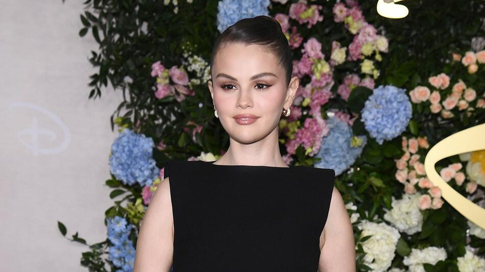 Selena Gomez hat mit "Therapuss"-Host Jake Shane über ihre mentale Gesundheit und die Beziehung ...