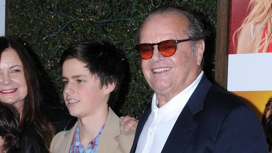 Jack Nicholson mit seinem Enkel Sean bei einer Filmpremiere im Jahr 2010. Inzwischen ist er 29 ...