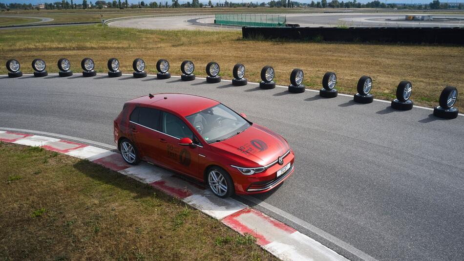 ADAC testet Ganzjahresreifen
