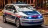 Österreichisches Polizeiauto im Wald