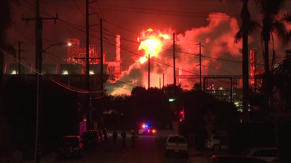 Kalifornien: Großbrand in Chevron-Raffinerie
