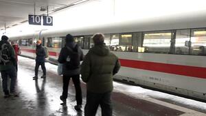 Winterwetter - Sturmtief Elli - Aufenthaltszug in Hannover