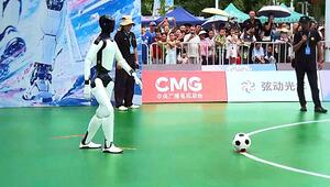 Mensch gegen Maschine: Roboter treten beim Elfmeterschießen in China an