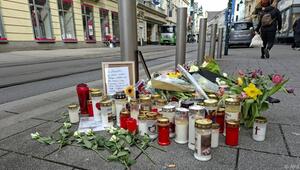 Eine improvisierte Gedenkstätte für das Opfer