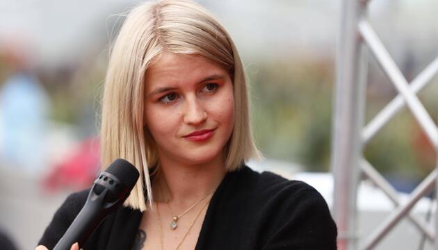 Julia Brandner, Comedienne, Kinderfreiheit, Sterilisation