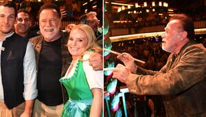 Arnold Schwarzenegger kam in Begleitung seiner Partnerin ins Oktoberfest-Bierzelt Marstall ...