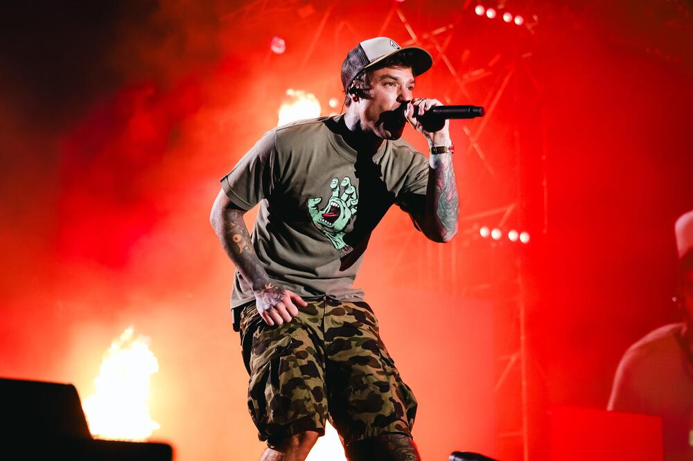 Der Rapper Fedez verhöhnt Jannik Sinner.