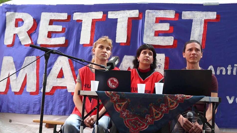 Protestaktion vor Auswärtigen Amt - In Ungarn inhaftierte Maja T. beendet Hungerstreik