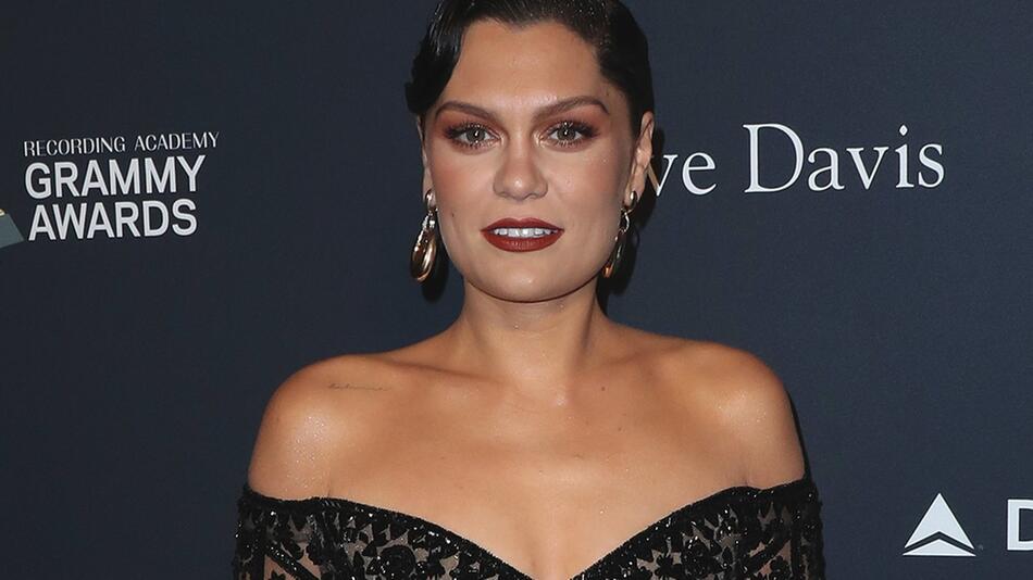 Jessie J erhielt vor einigen Monaten die Diagnose Brustkrebs und unterzog sich einer Mastektomie.