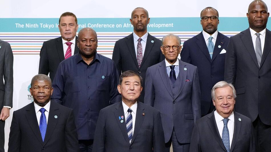 Japans Premierminister Shigeru Ishiba und Gäste