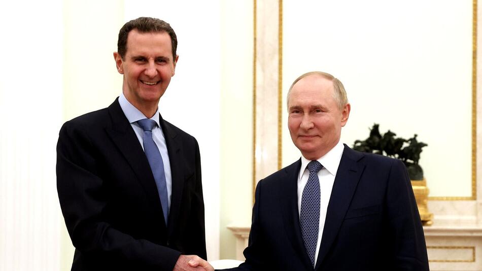 Wladimir Putin traf Bashar al-Assad (links) im Juli 2024 in Moskau.