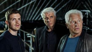 Der Staffelstab geht über an Kalli Hammermann (Ferdinand Hofer, li.): Ivo Batic (Miroslav Nemec) ...