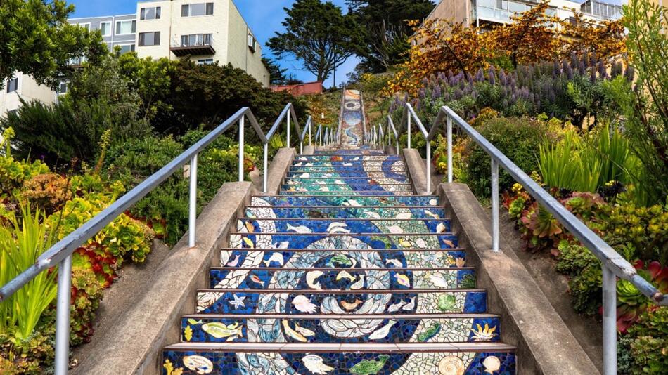 Bunte Treppen an der 16th Ave in San Francisco