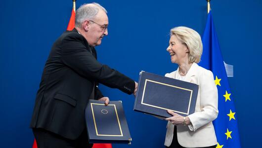 EU und Schweiz unterzeichnen Abkommen