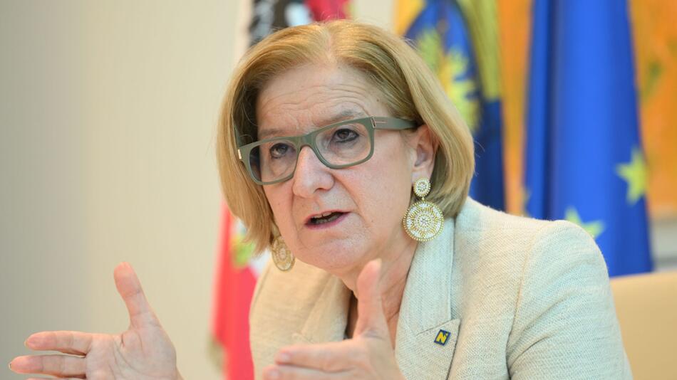 Niederösterreichs Landeshauptfrau Mikl-Leitner kündigt Sparpaket an