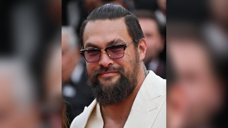 So sieht man Jason Momoa vorerst nicht mehr: Er hat seinen Vollbart abrasiert.